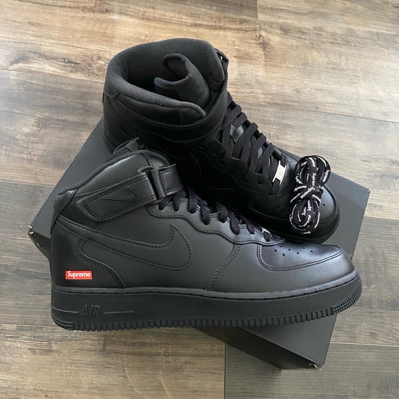 Men’s Supreme Nike Air Force One Sneakers Size 11 Black NIB